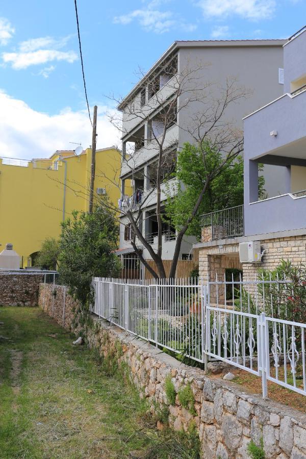 Apartments By The Sea Nemira, Omis - 17039 Tice Exterior photo