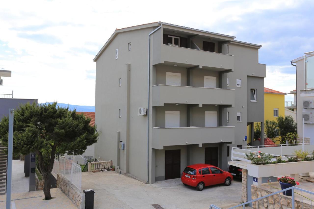 Apartments By The Sea Nemira, Omis - 17039 Tice Exterior photo