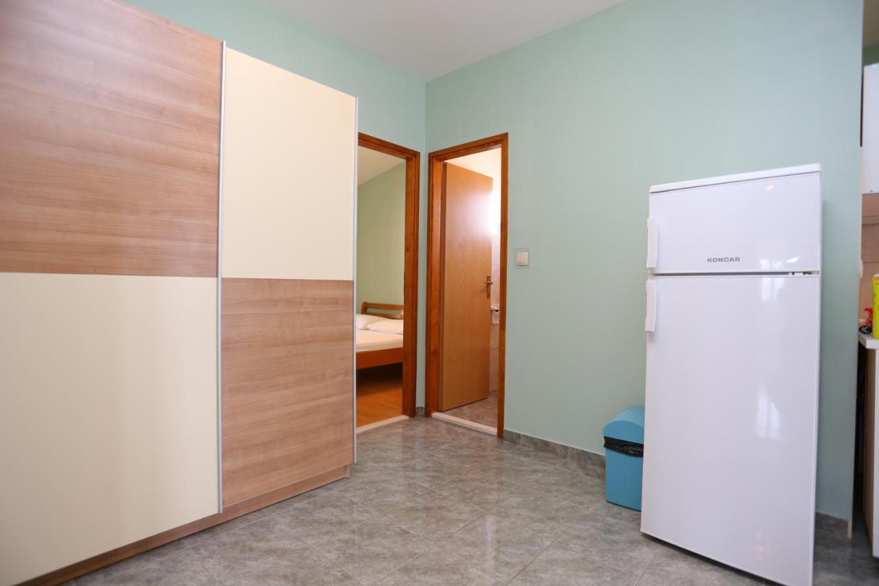 Apartments By The Sea Nemira, Omis - 17039 Tice Exterior photo