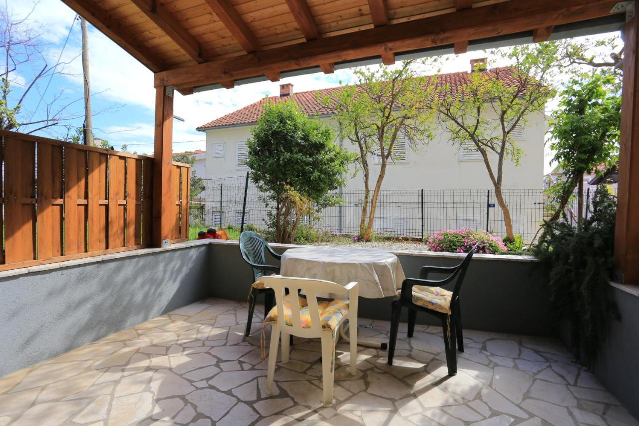 Apartments By The Sea Nemira, Omis - 17039 Tice Exterior photo