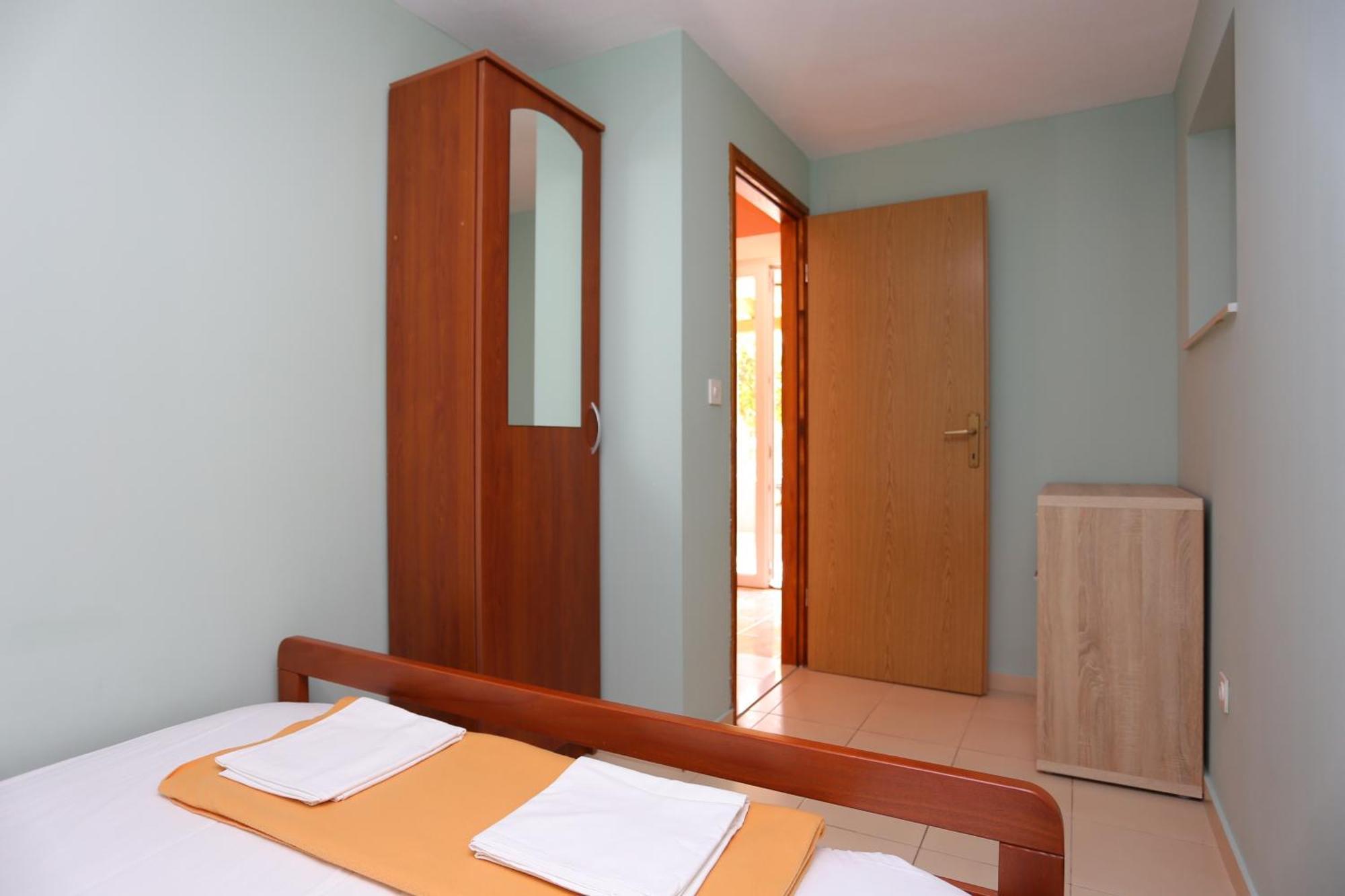 Apartments By The Sea Nemira, Omis - 17039 Tice Room photo